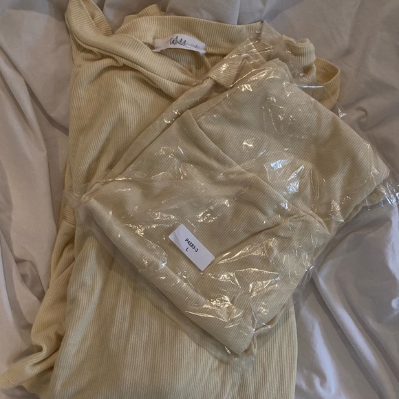 Talulah Novi Set // full set // Daffodil yellow // L - Picture 3 of 4